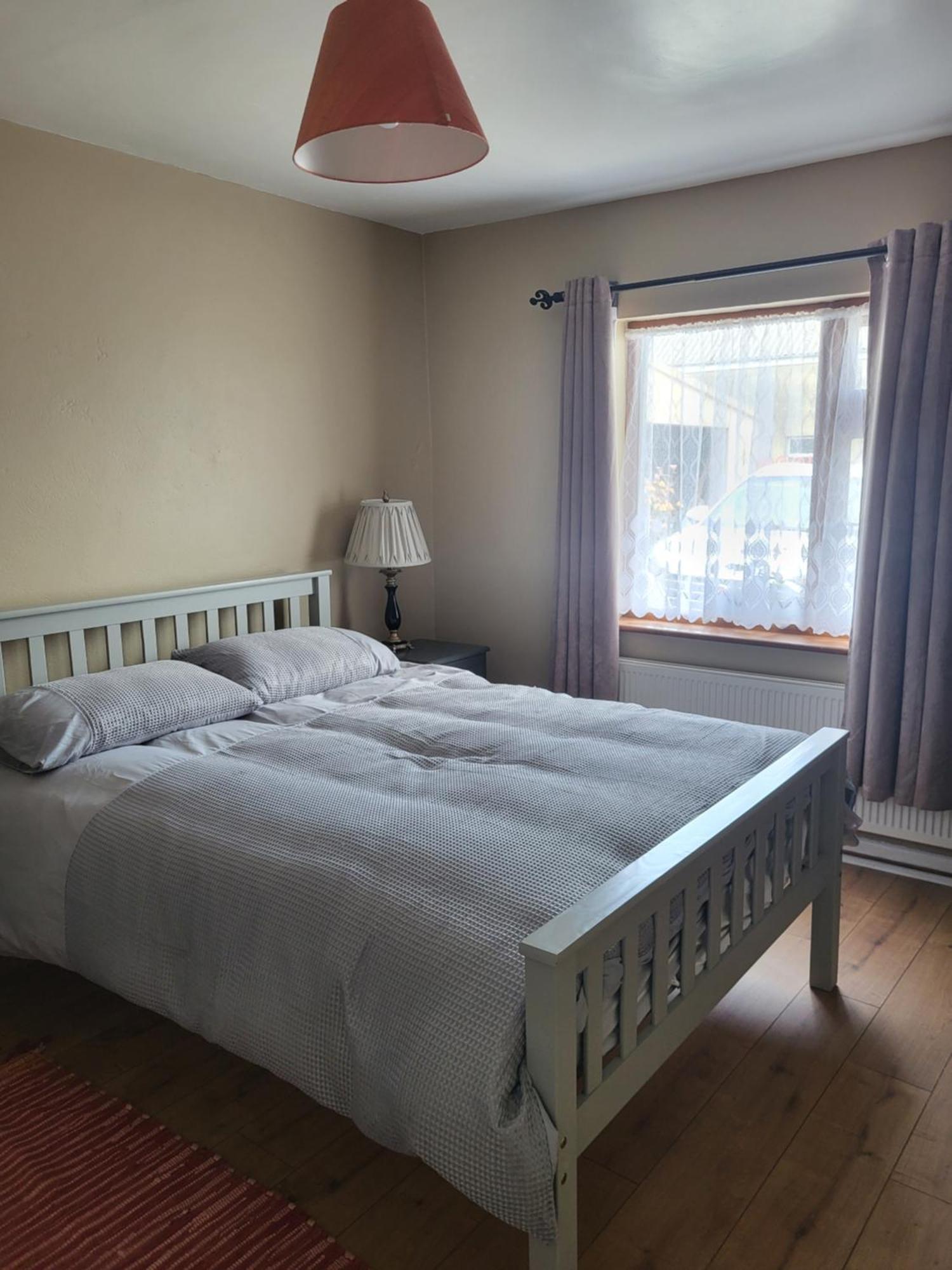 Bluebell Apartment Sleeps 7 Only Let As Whole Apartment Blennerville Exterior photo